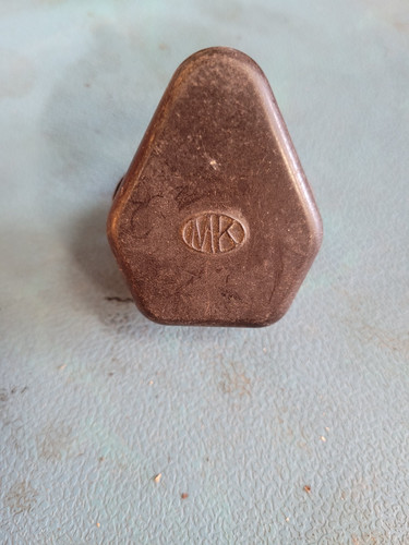 Bakerlite three round pin plug
