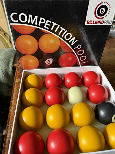 Boxed competition pool ball - boxed,