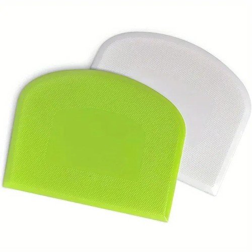 Flexible plastic dough cutter - plastic,