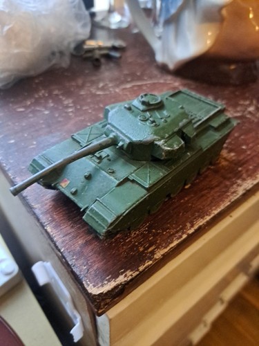 Dinky toys centurion tank 651 - dinky,