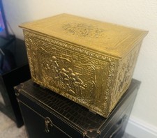 Vintage Brass Coal Box Tavern Scene Wood Lined CNS England Fireside Chest
