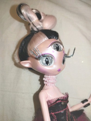 Eyed monster high like doll - 3,