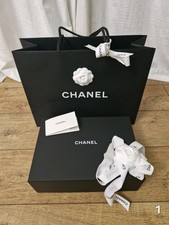 Chanel empty small gift Box 32