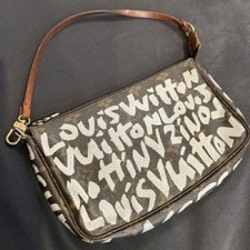 LOUIS VUITTON Monogram