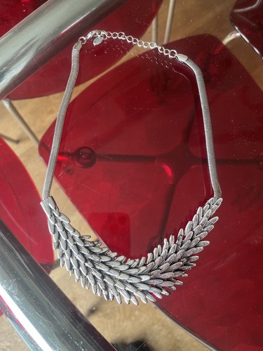 Stunning silver metal - silver, on