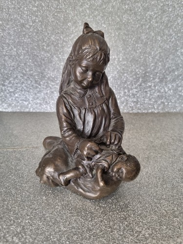 Heredities figurine pauline - by,
