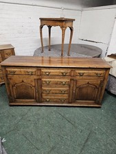 ANTIQUE/REPRODUCTION SOLID OAK LARGE SIDEBOARD/DRESSER BASE/PLASMA TV STAND.