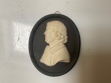 WEDGWOOD BLACK JASPERWARE 1930 PORTRAIT MEDALLION OF JOSIAH BY BERT BENTLEY