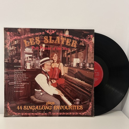 Les slater pub - pianist, of