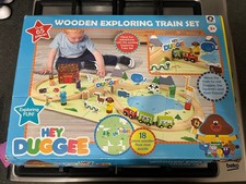 Hey Duggee – Wooden Exploring Train Set -  50 Pieces Plus Floor Mat Puzzle