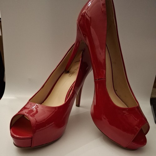 Nine west wide - west,