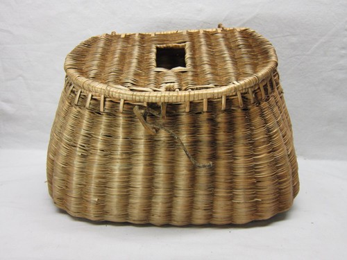 Antique center hole - center, weave