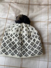 ROHAN ISLA HAT WITH BOBBLE -