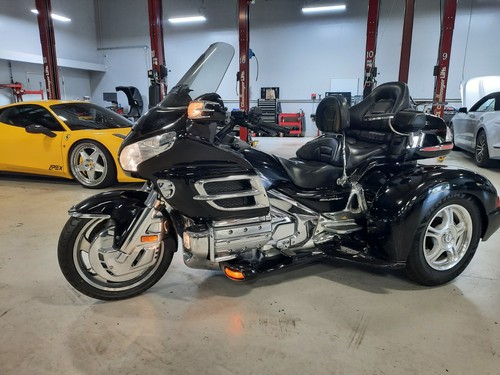 2006 honda gold wing - gold,