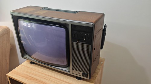 Vintage mitsubishi crt tv - vintage,