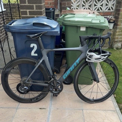 Giant men road bike - road, propel