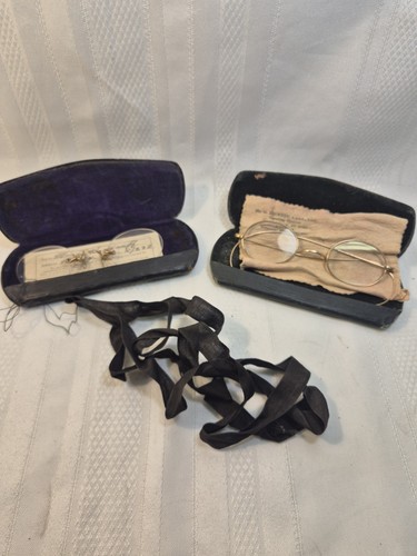 Antique pince nez - , wire