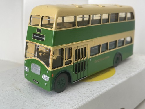 Cast model bus - model, kit