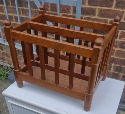 Magazine rack - magazine, rack.