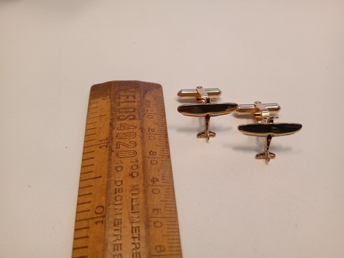 Carat gold hallmarked plane - 9,