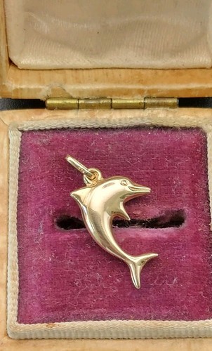 9ct gold dolphin pendant - dolphin, pendant.