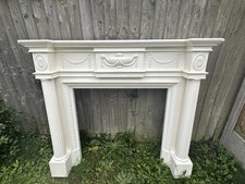 Elegant Classical Fireplace Surround / Decorative Mantelpiece Trim