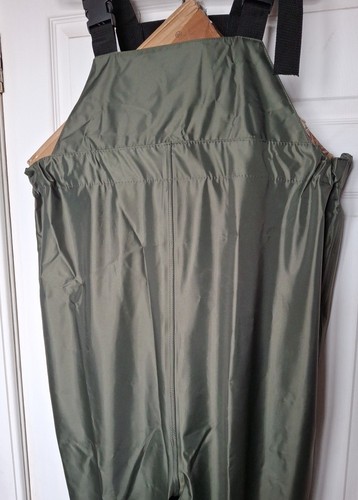 Bnwot nylon chest - bnwot,