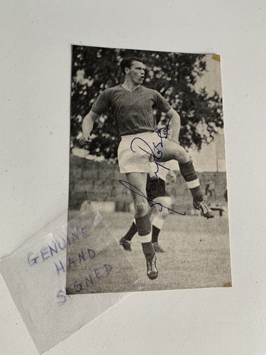 Fulham england legend bobby - fulham,