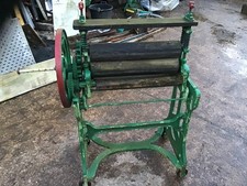 NEETA ANTIQUE CAST IRON MANGLE