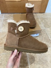 UGG Short Chestnut Bailey Button Boots Size 7.5 UK