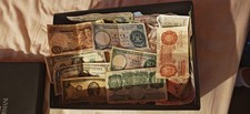 300 Pcs Vintage Bank Notes Sell