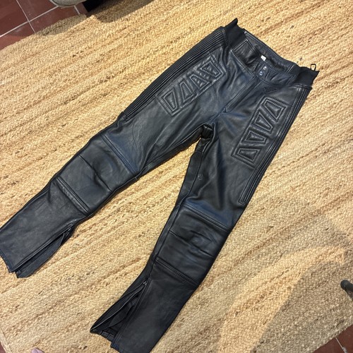 Akito titan plus - black, leather