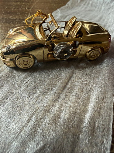 Gold tone metal - gold,