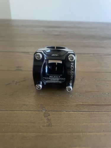 Industry nine a318 black stem - industry,