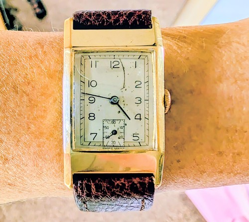 Gents 1946 swiss 9ct gold - 1946,