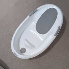 Nuby Baby Bath Tub Newborn to 12 Months with Rubber Mat and Supported Seat