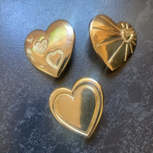 Variety club pin - pin, badges