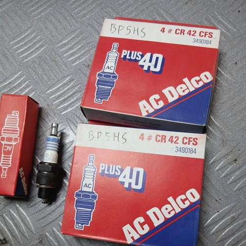 Set spark plugs - of,