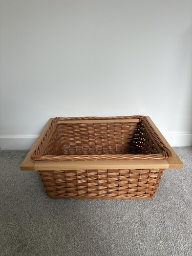 Large wicker kitchen - large,