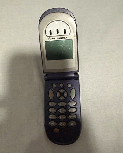 Motorola flip phone vintage - motorola,