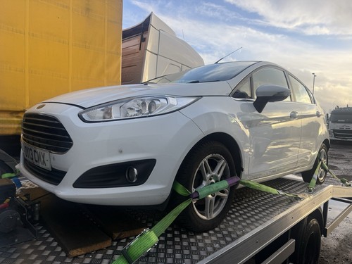 Ford fiesta mk7 frozen white - ford,