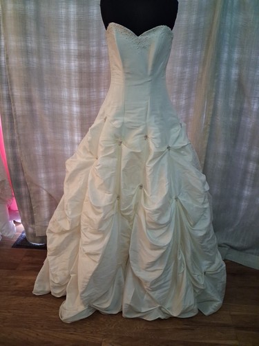 Wedding dress size ivory - size,