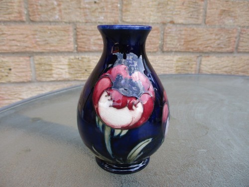 Moorcroft big poppy - , on