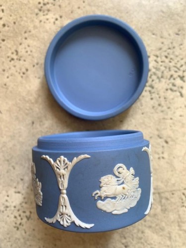 Wedgewood jasperware circular - jasperware,