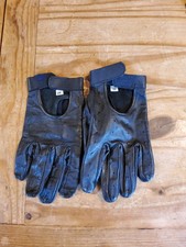 BLACK LEATHER DRIVING GLOVE SIZE MEDIUM USED IN GREAT CONDITION