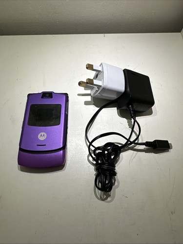 Motorola razr purple - v3,