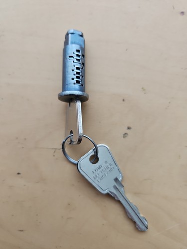 Cardale garage door - lock, core