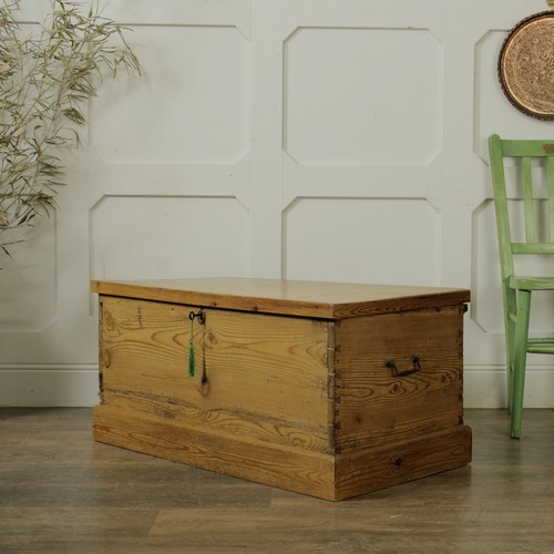 Victorian pitch pine - victorian, trunk