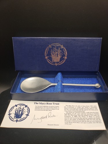 Crown rose cast - &,