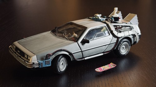 Hotwheels elite back to - 1:18,
